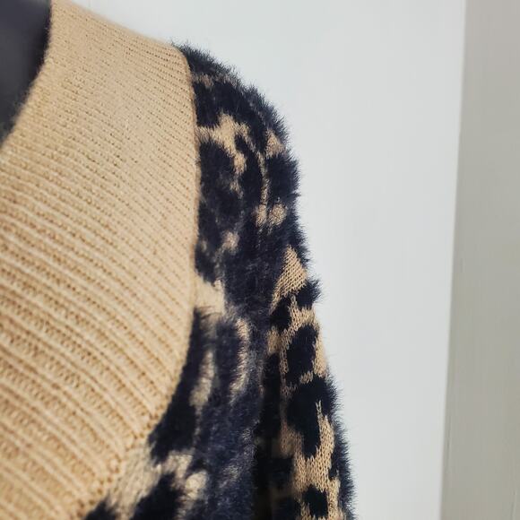 AVA AND VIV Animal Print Fuzzy V Neck Sweater | Size X - Picture 5 of 12